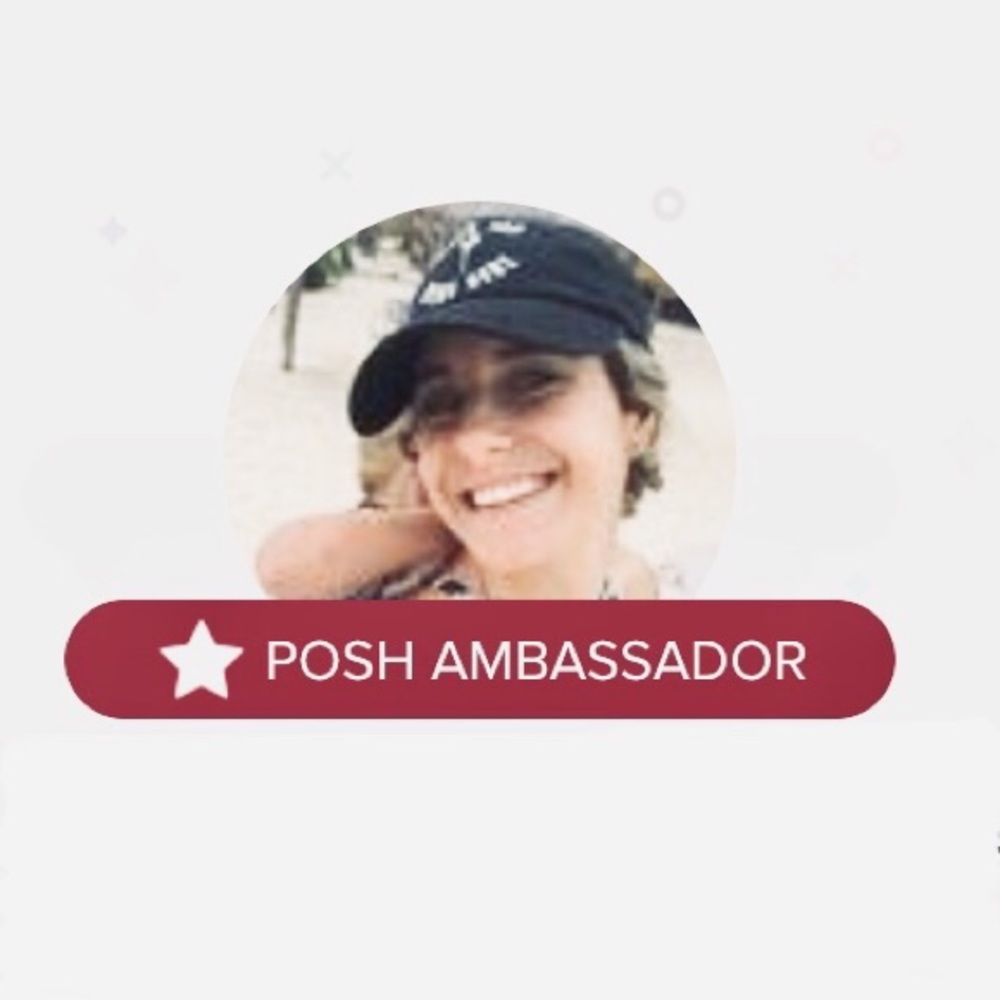Meet your Posher Ambassador, Deedee